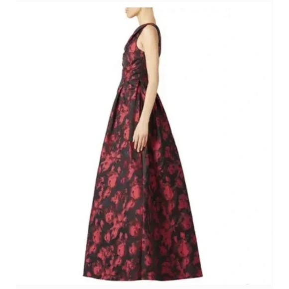 SLATE & WILLOW Simonetta Gown red floral one shoulder gown. Size 4 - Picture 3 of 4